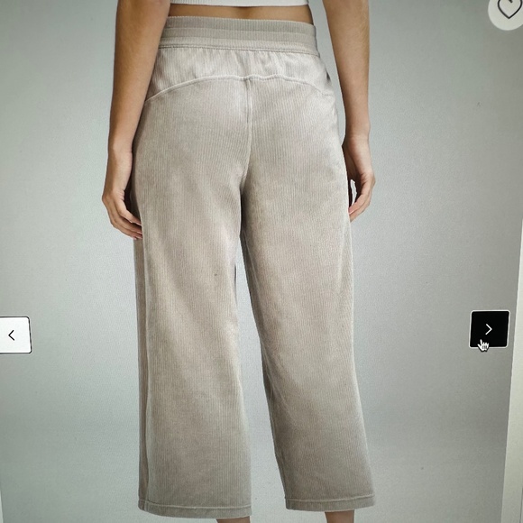 Lululemon Scuba Mid-Rise Wide-Leg Crop Velvet Cord Size 6 Riverstone - Picture 1 of 6